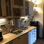Kazmarka Lodge *